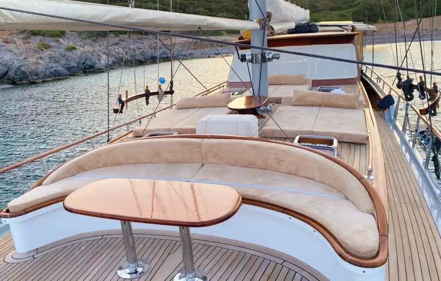 Bodrum’un Masmavi Sularında, 16 Metre Uzunluğunda, 5 Kişilik Gulet 9