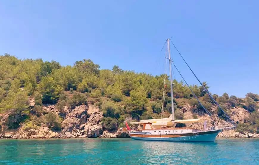 Bodrum’un Masmavi Sularında, 16 Metre Uzunluğunda, 5 Kişilik Gulet 3