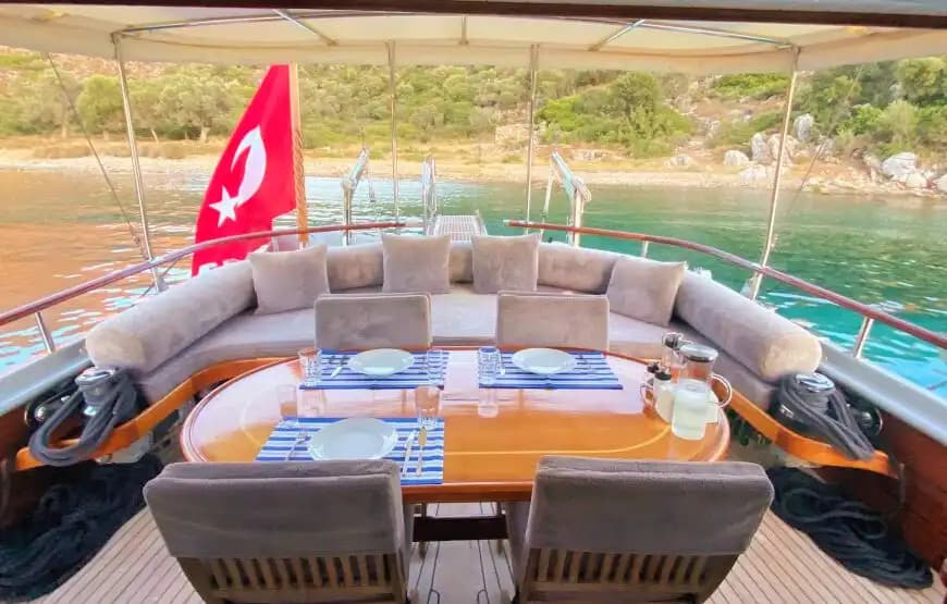 Bodrum’un Masmavi Sularında, 16 Metre Uzunluğunda, 5 Kişilik Gulet 14