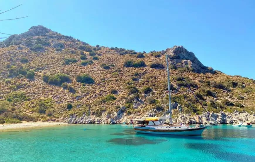 Bodrum’un Masmavi Sularında, 16 Metre Uzunluğunda, 5 Kişilik Gulet 5