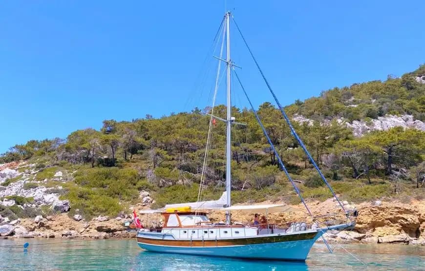 Bodrum’un Masmavi Sularında, 16 Metre Uzunluğunda, 5 Kişilik Gulet 2