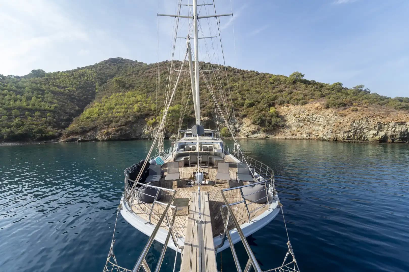 Kalabalık Gruplar İçin İdeal: 36 Metre, 18 Kişilik Lüks Gulet (8 Kabin) 18