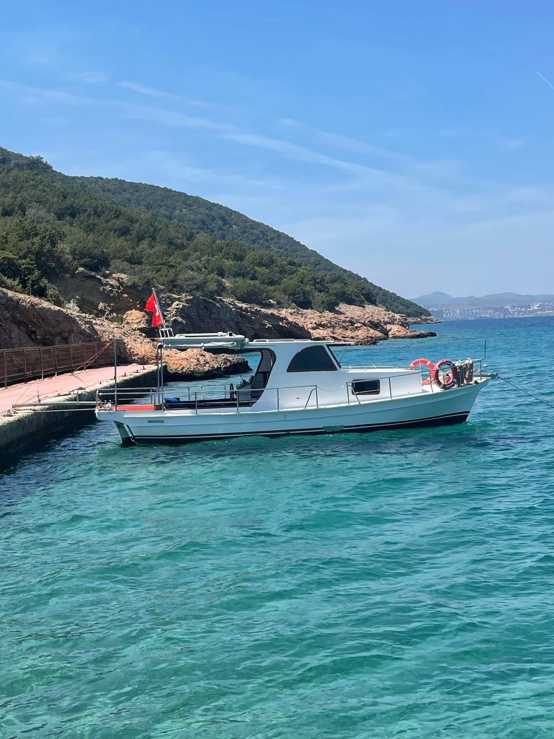 Bodrum'da 10 Metrelik Lüks Tekne ile 6 Kişilik Eşsiz Deniz Deneyimi - Bodrum Koyları Turu, Günbatımı Turu ve Özel Kutlamalar