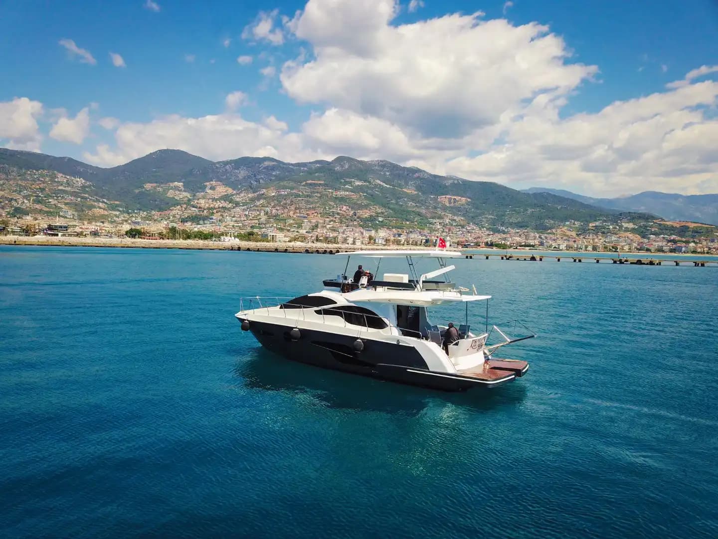 Luxury Vacation in Alanya: 4-Cabin, 8-Person Motor Yacht 7