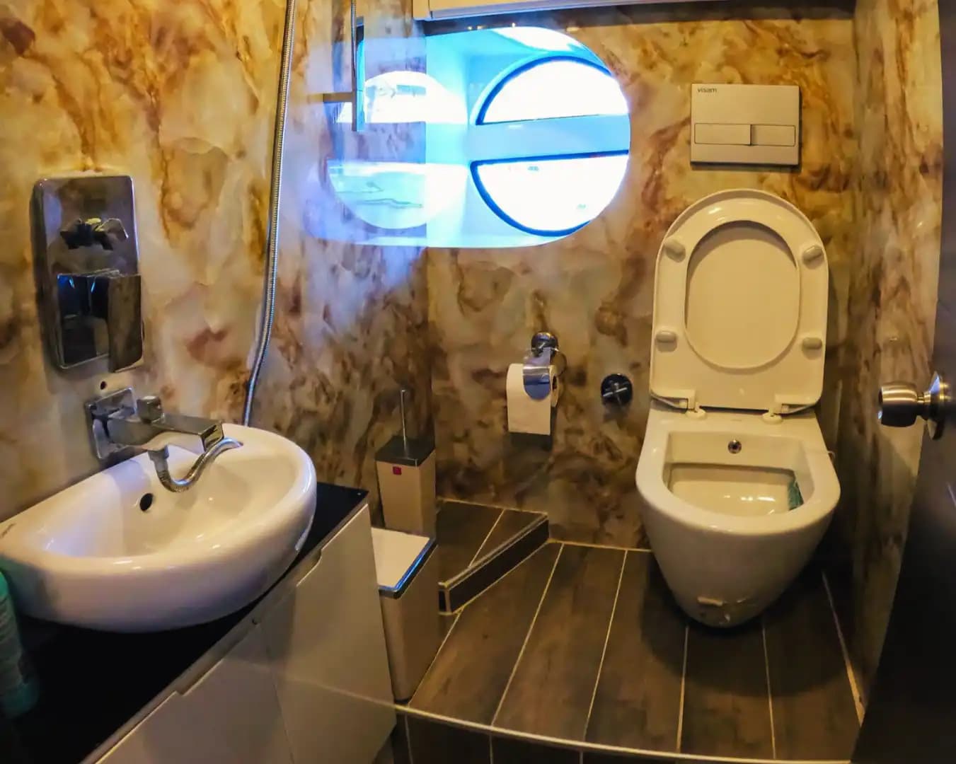 Luxury Vacation in Alanya: 4-Cabin, 8-Person Motor Yacht 24