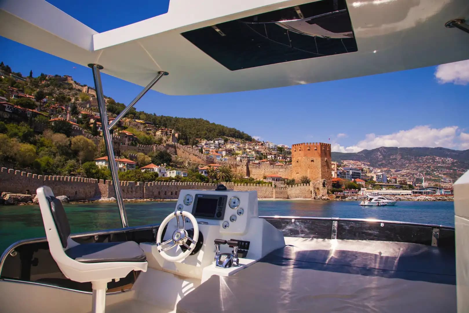 Luxury Vacation in Alanya: 4-Cabin, 8-Person Motor Yacht 15