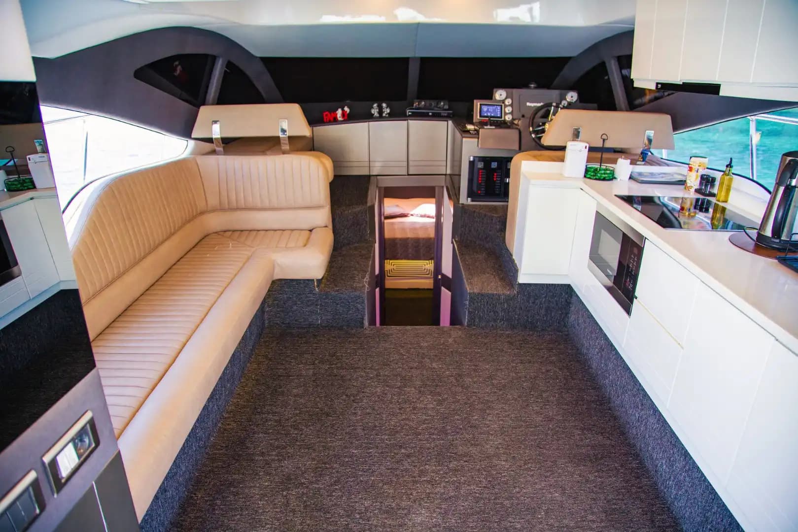 Luxury Vacation in Alanya: 4-Cabin, 8-Person Motor Yacht 18