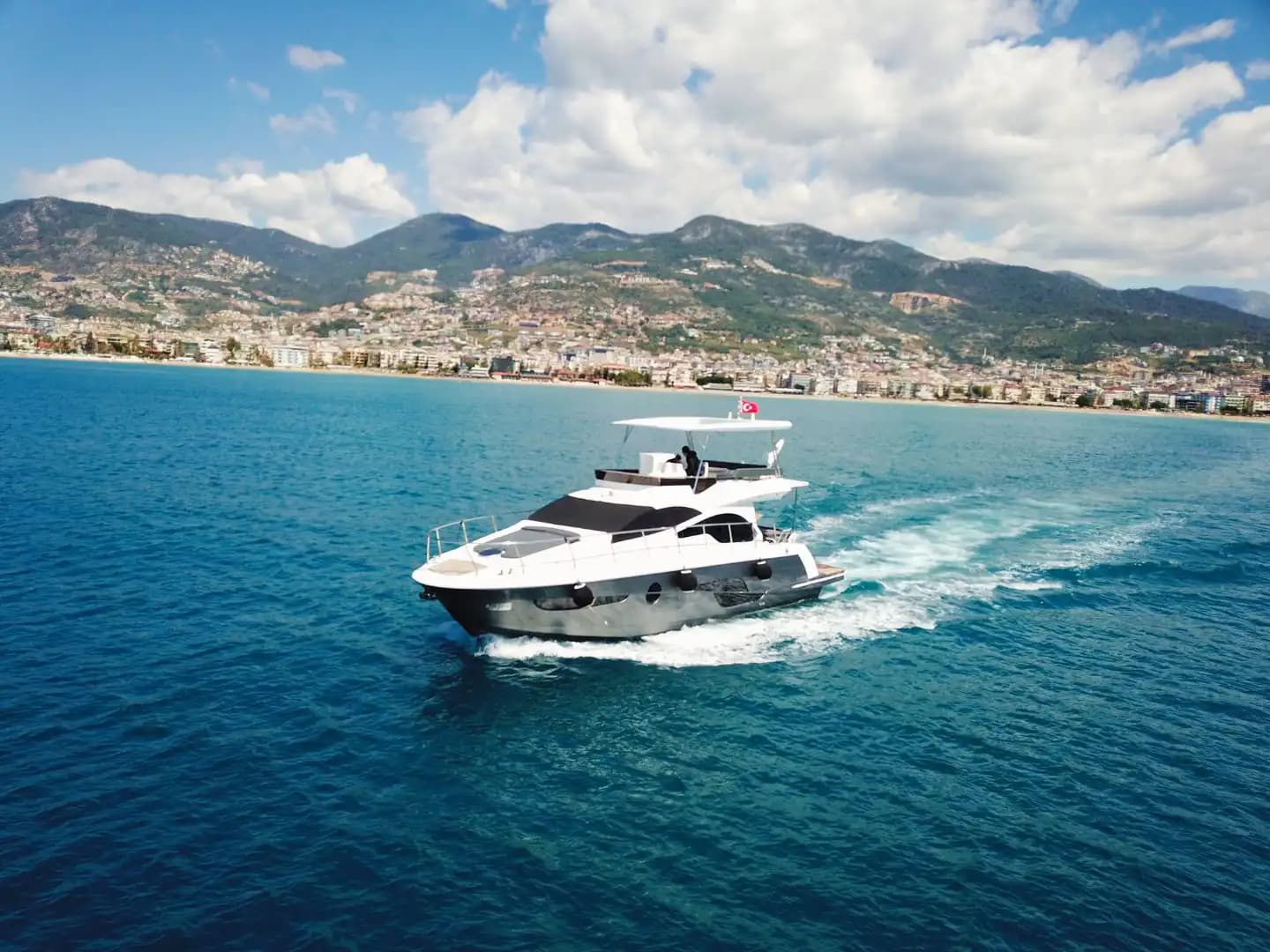 Luxury Vacation in Alanya: 4-Cabin, 8-Person Motor Yacht 6