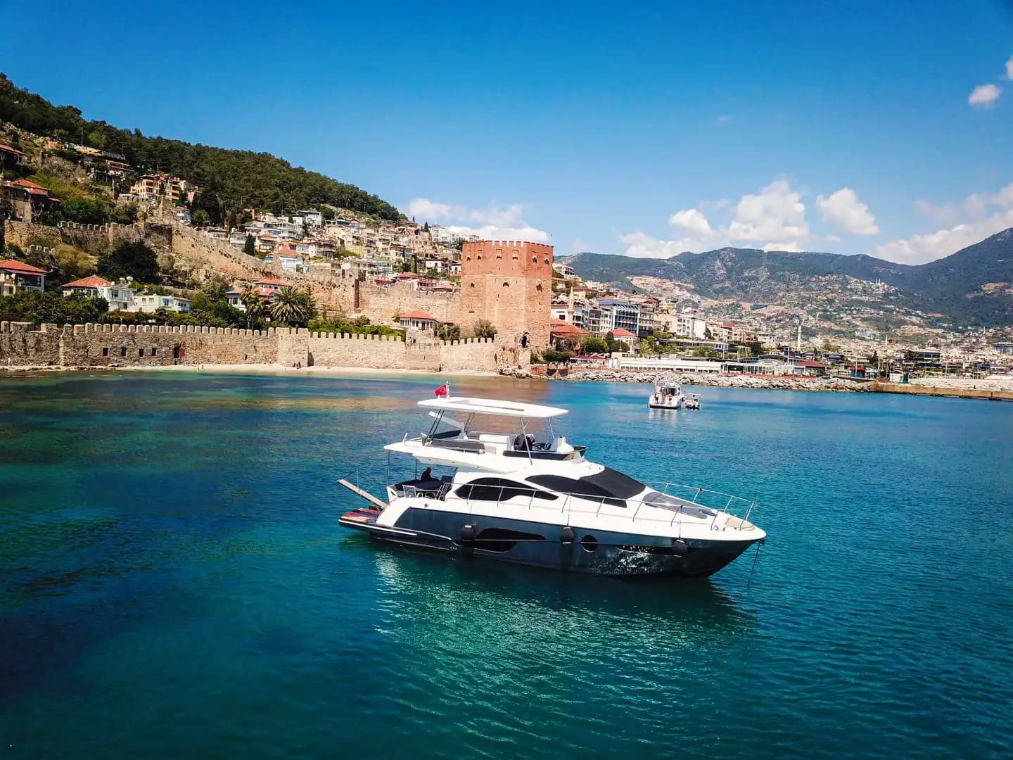 Luxury Vacation in Alanya: 4-Cabin, 8-Person Motor Yacht 8
