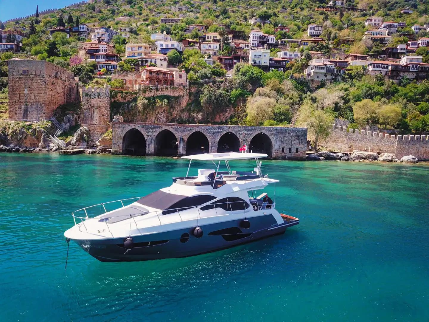 Luxury Vacation in Alanya: 4-Cabin, 8-Person Motor Yacht 3