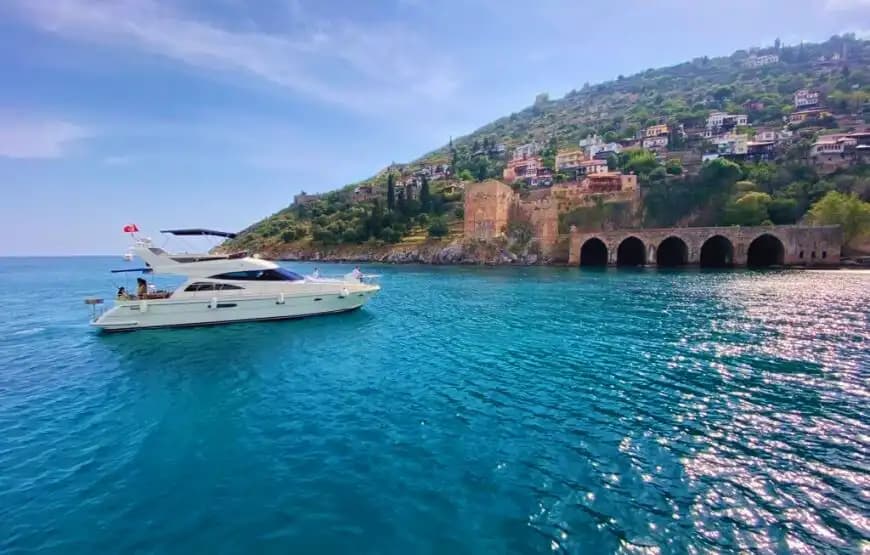 Private Boat to Sail into Alanya’s Unique Blues 2