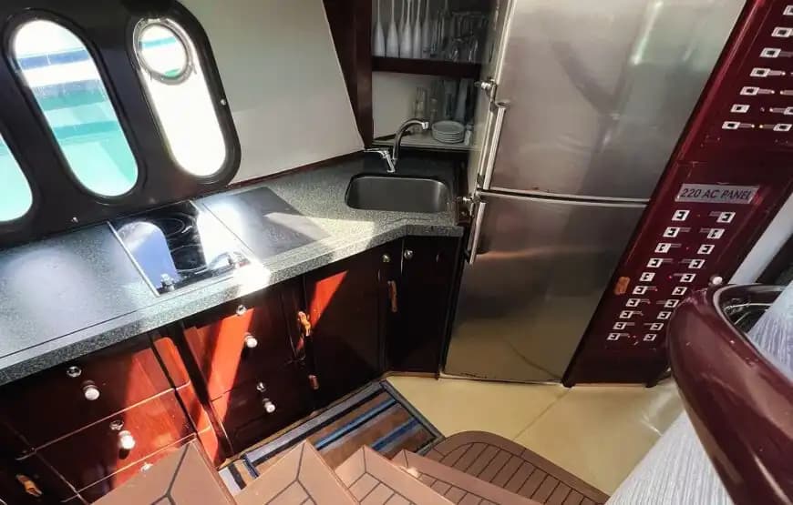 Alanya’da 16 Metrelik Özel Yapım Tekne ile Keyifli Gezi ve Özel Etkinlikler 11