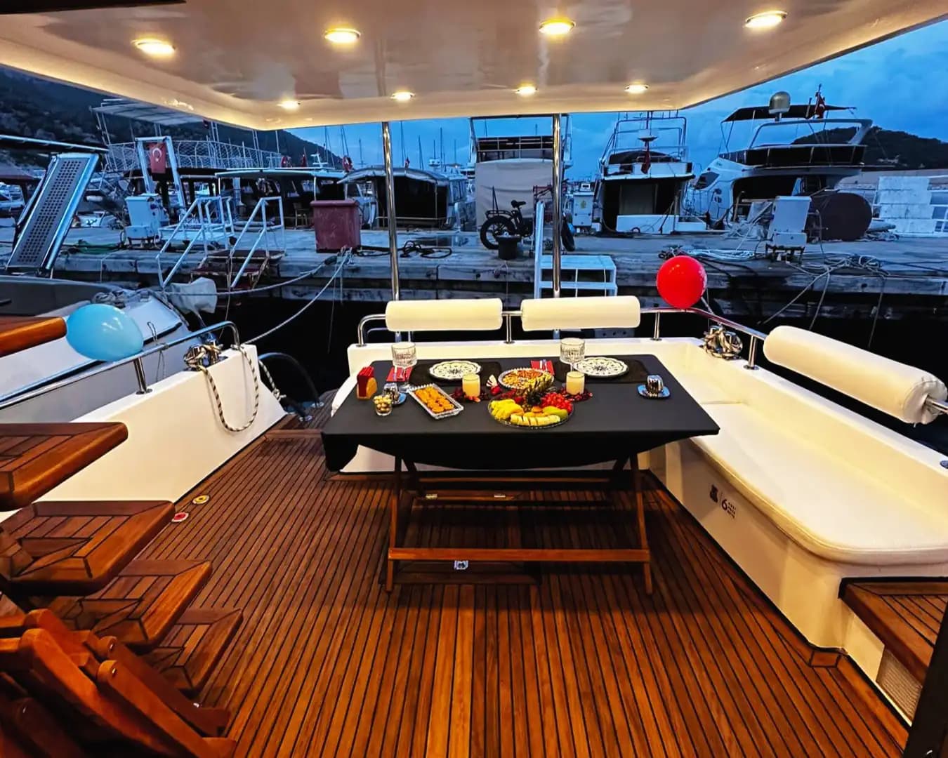 Rent een Gulet voor een Dagtocht or Overnachting Stay in Antalya’s Blauw Waters 5