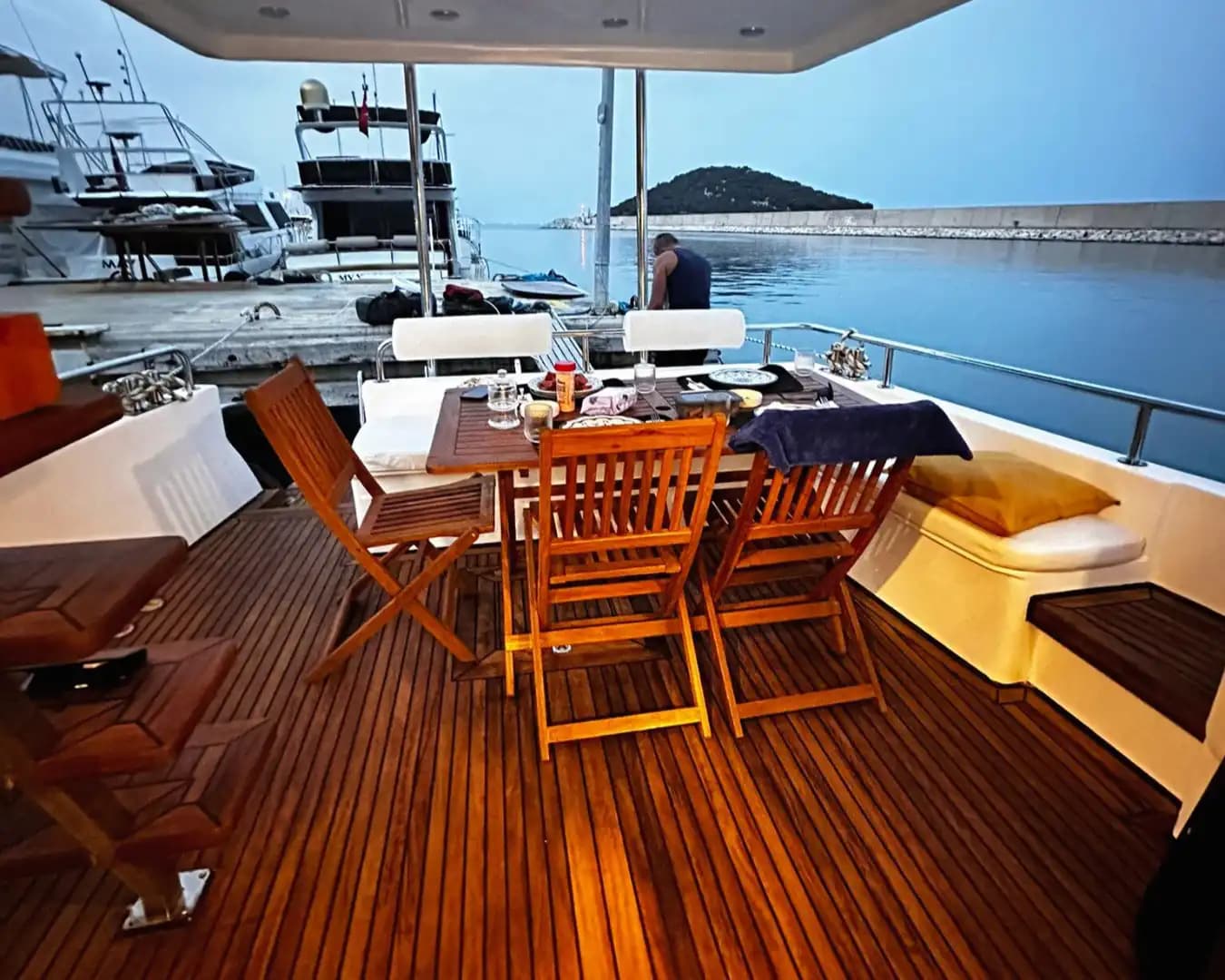Rent een Gulet voor een Dagtocht or Overnachting Stay in Antalya’s Blauw Waters 4