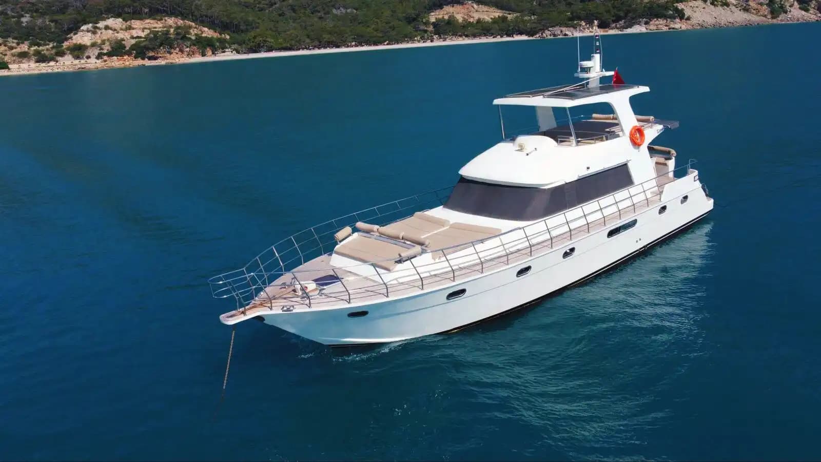 19.5-Meter Luxe Motor Jachtverhuur met 2 Kajuiten in Antalya 3