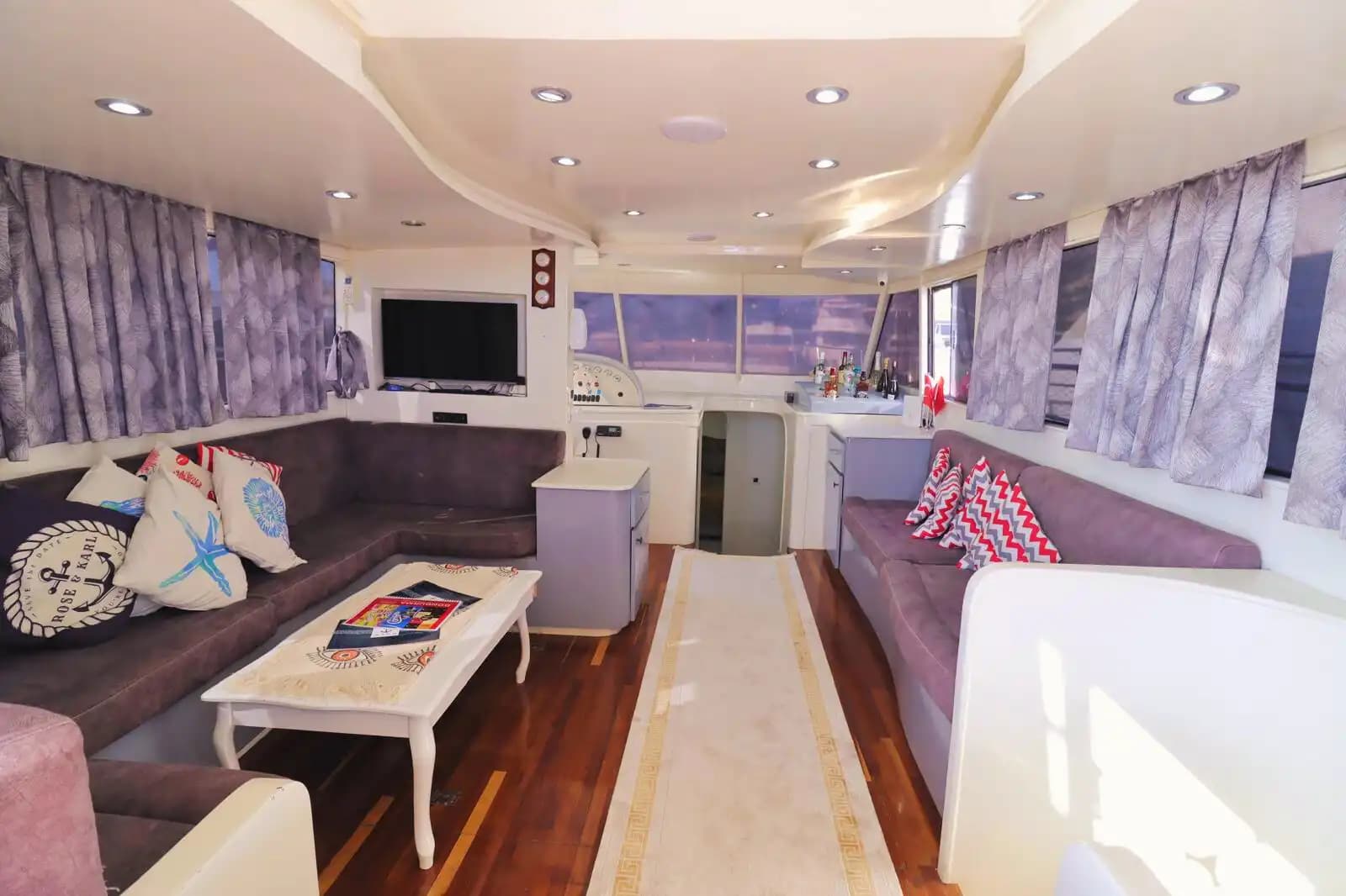 19.5-Meter Luxe Motor Jachtverhuur met 2 Kajuiten in Antalya 12