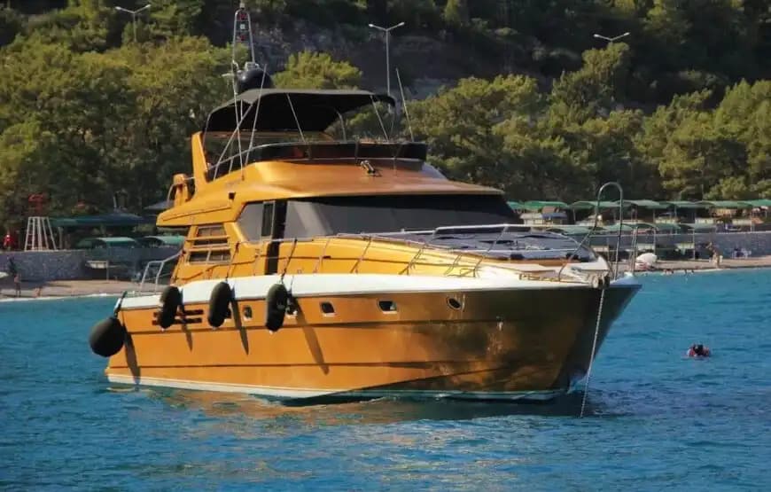 23-метровая моторная яхта Princess в Анталии: Роскошный морской круиз с 4 каютами 4