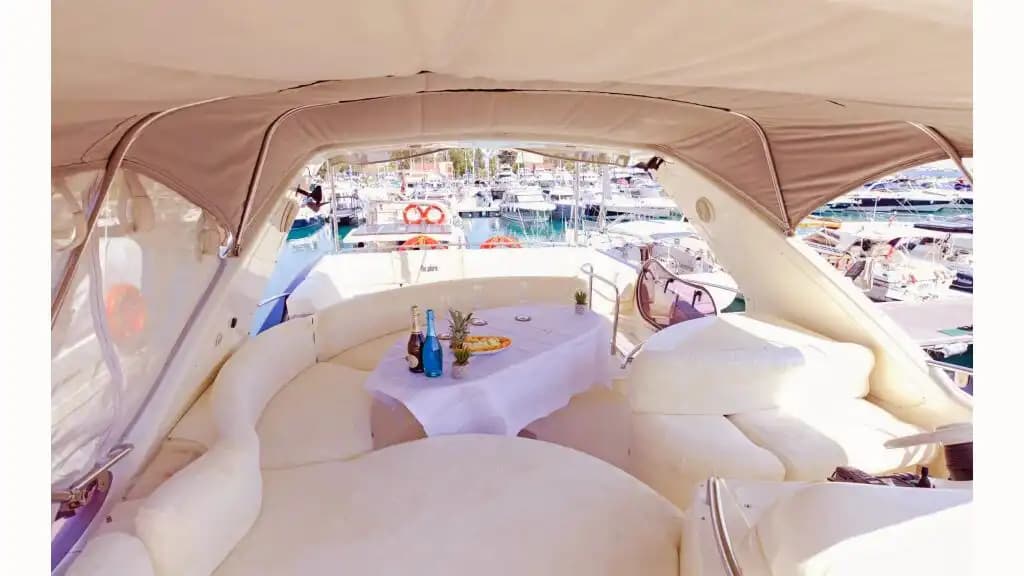 Azimut 17 Metre Lüks Yat ile Antalya'nın Turkuaz Sularında Gezi, Yüzme ve Çok Özel Organizasyonlar 11