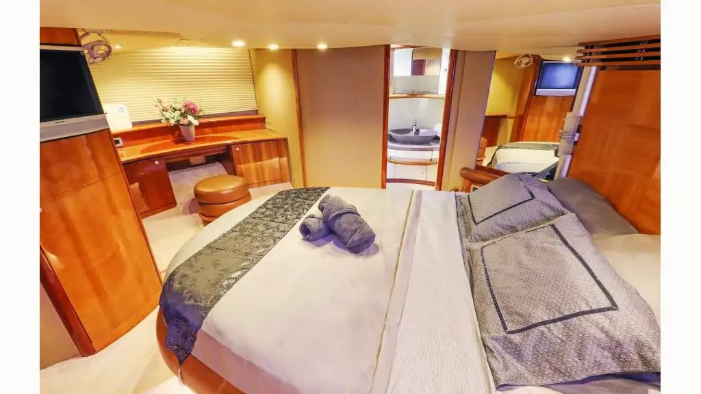 Azimut 17 Metre Lüks Yat ile Antalya'nın Turkuaz Sularında Gezi, Yüzme ve Çok Özel Organizasyonlar 17