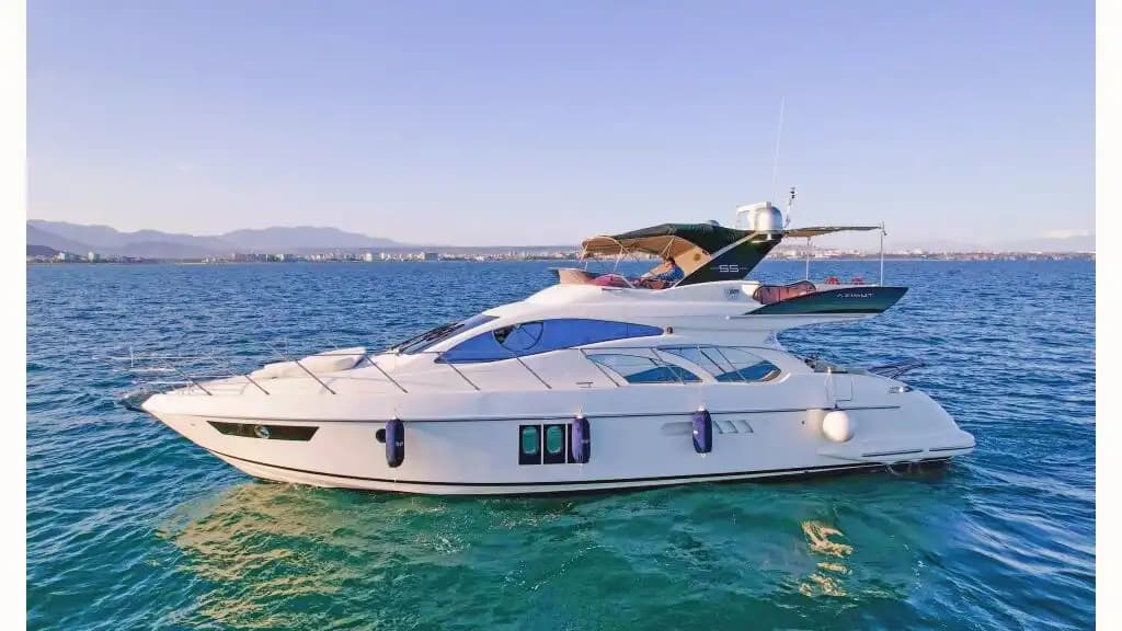 Azimut 17 Metre Lüks Yat ile Antalya'nın Turkuaz Sularında Gezi, Yüzme ve Çok Özel Organizasyonlar 2