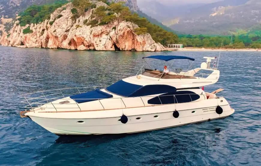 Luxus 18-Meter Jacht for 10 Gäste in Antalya’s Atemberaubend Buchten - Heiratsantrag auf der Jacht