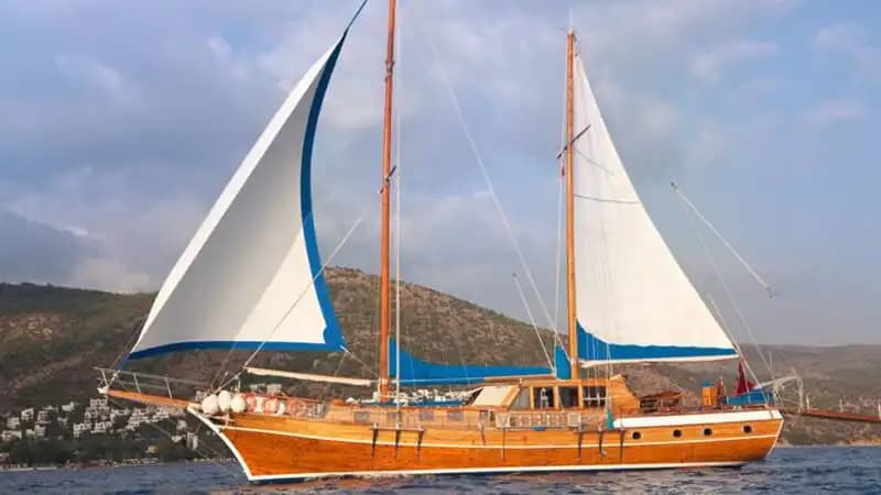 Bodrum’un Büyüleyici Koylarını 6 Kabinli Lüks Gulet ile Keşfedin 3