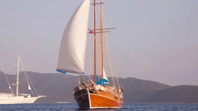 Bodrum’un Büyüleyici Koylarını 6 Kabinli Lüks Gulet ile Keşfedin 2