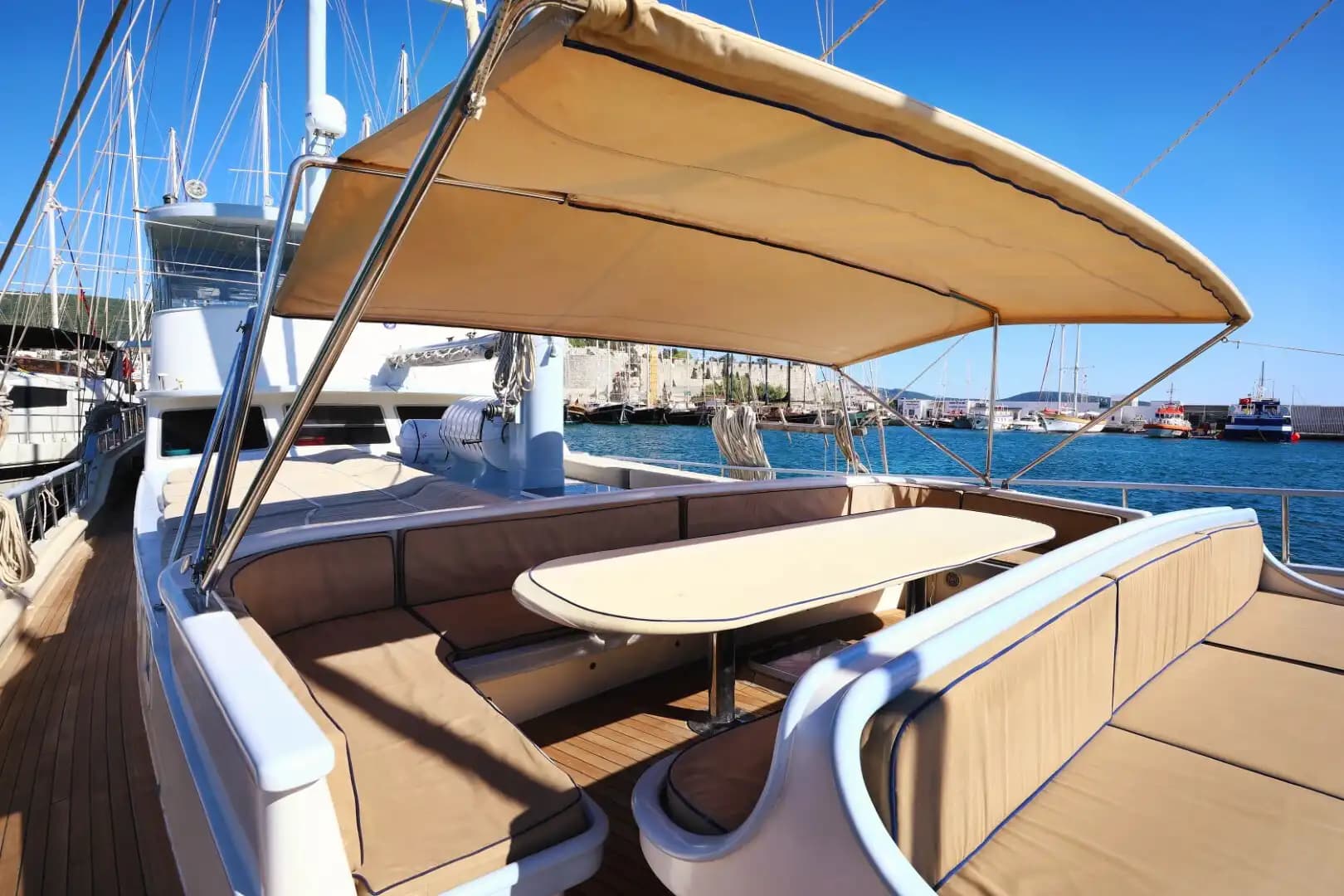 33-Meter Luxe Gulet in Bodrum met 11 Kajuiten voor 22 Gasten 12