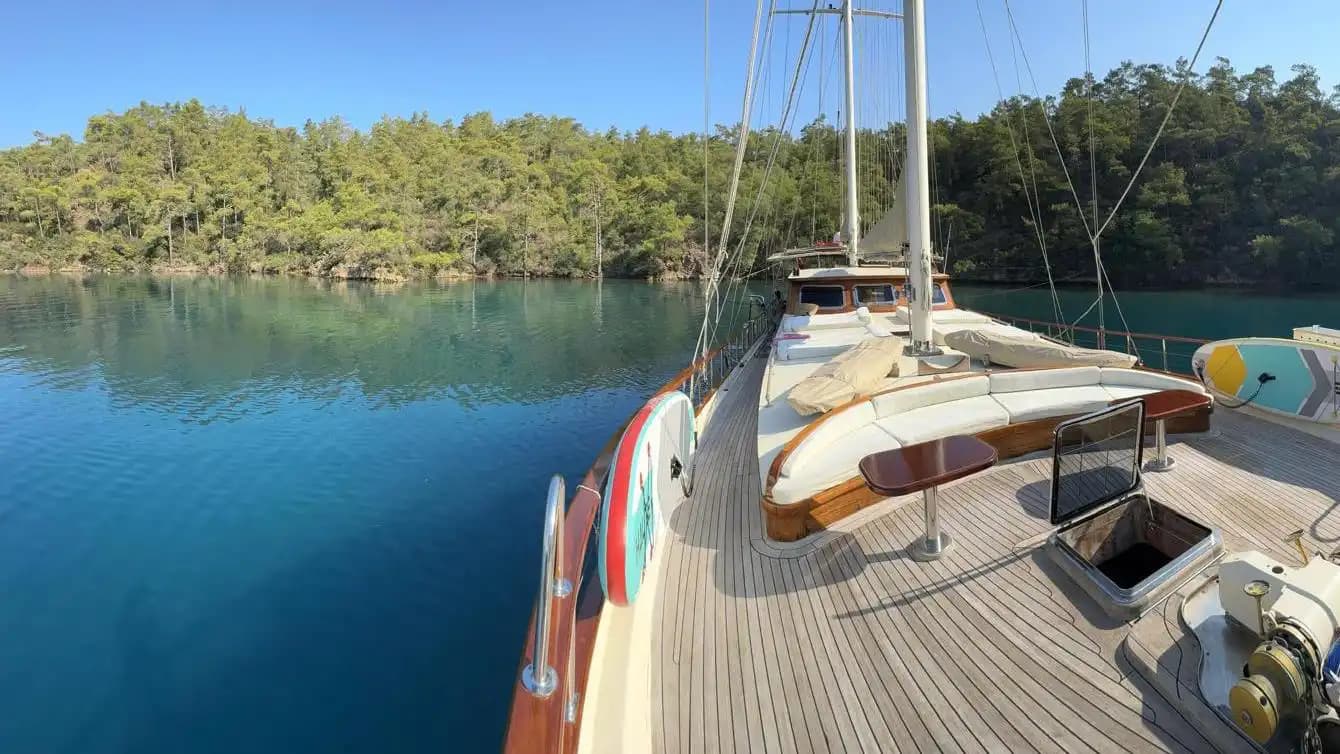 Стильный гулет с 4 каютами на 8 гостей в бирюзовых водах Бодрума 6