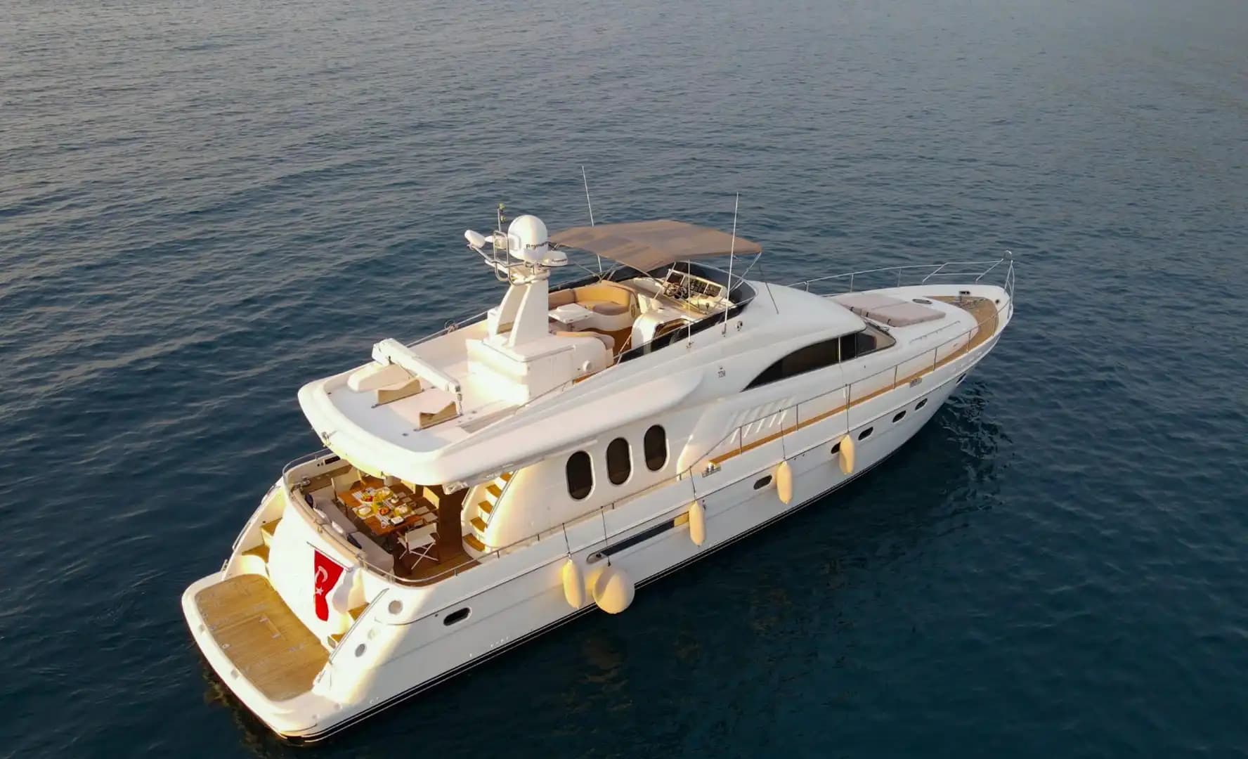 Bodrum'da Mavinin Her Tonunu Hissedin, Princess 72 Lüks Motoryat - Yatta Kurumsal Toplantı