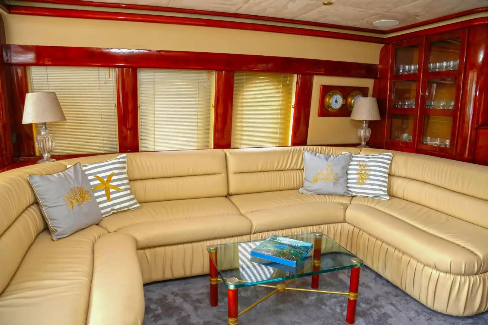 Bodrum'da Mavinin Her Tonunu Hissedin, Princess 72 Lüks Motoryat 13