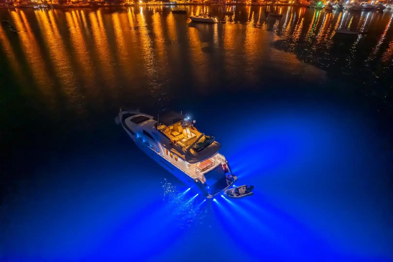 Bodrum'da Mavinin Her Tonunu Hissedin, Princess 72 Lüks Motoryat 9
