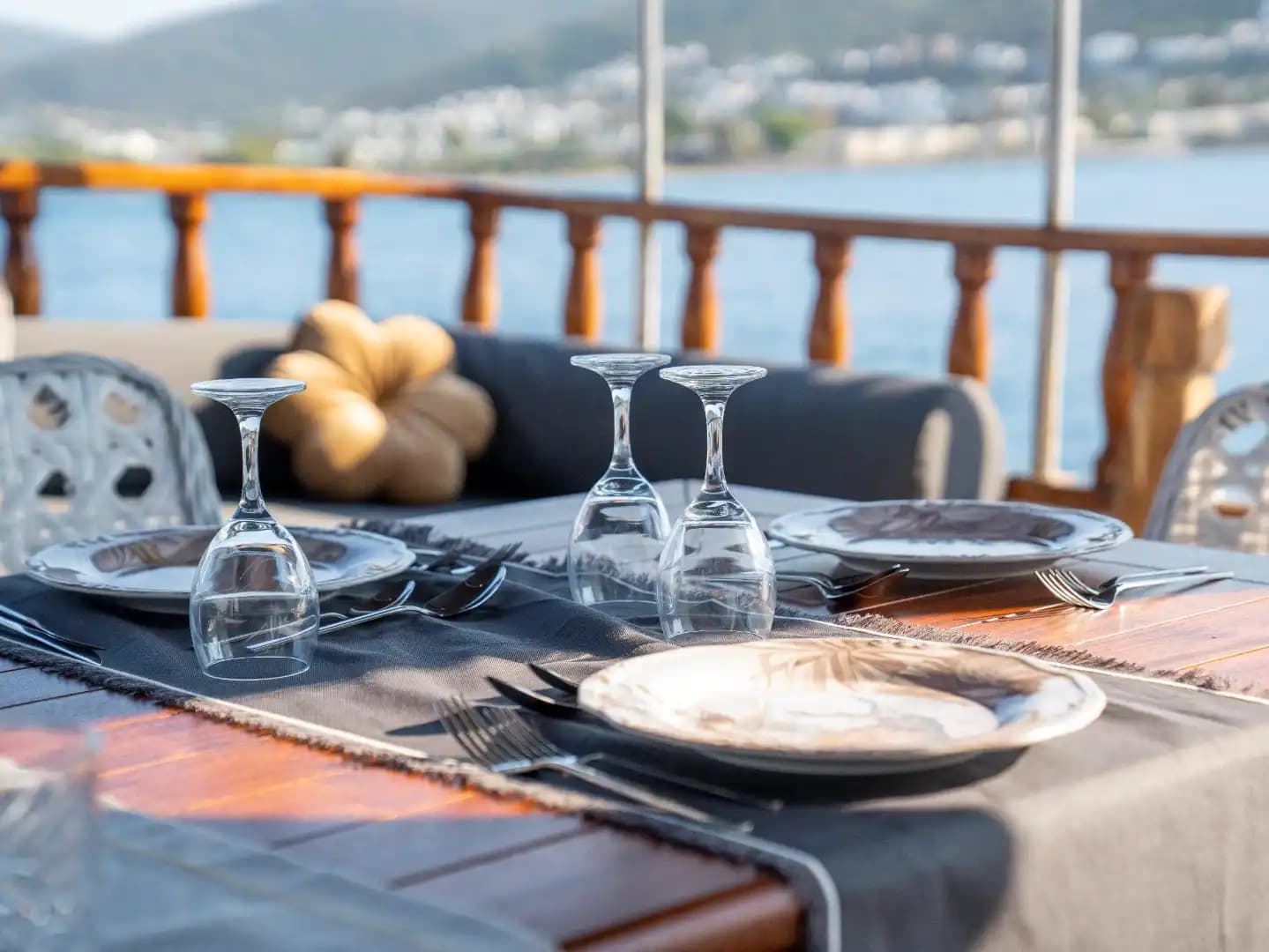 Bodrum'da Eşsiz Tasarıma Sahip, 23 Metre, 4 Kabinli Özel Yapım Motoryat 4