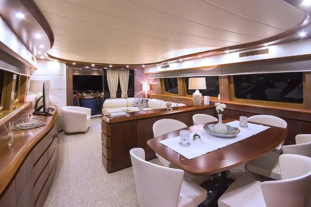 Bodrum'da Hız ve Lüksün Buluştuğu, 24 Metre, 26 Knot Motoryat 9