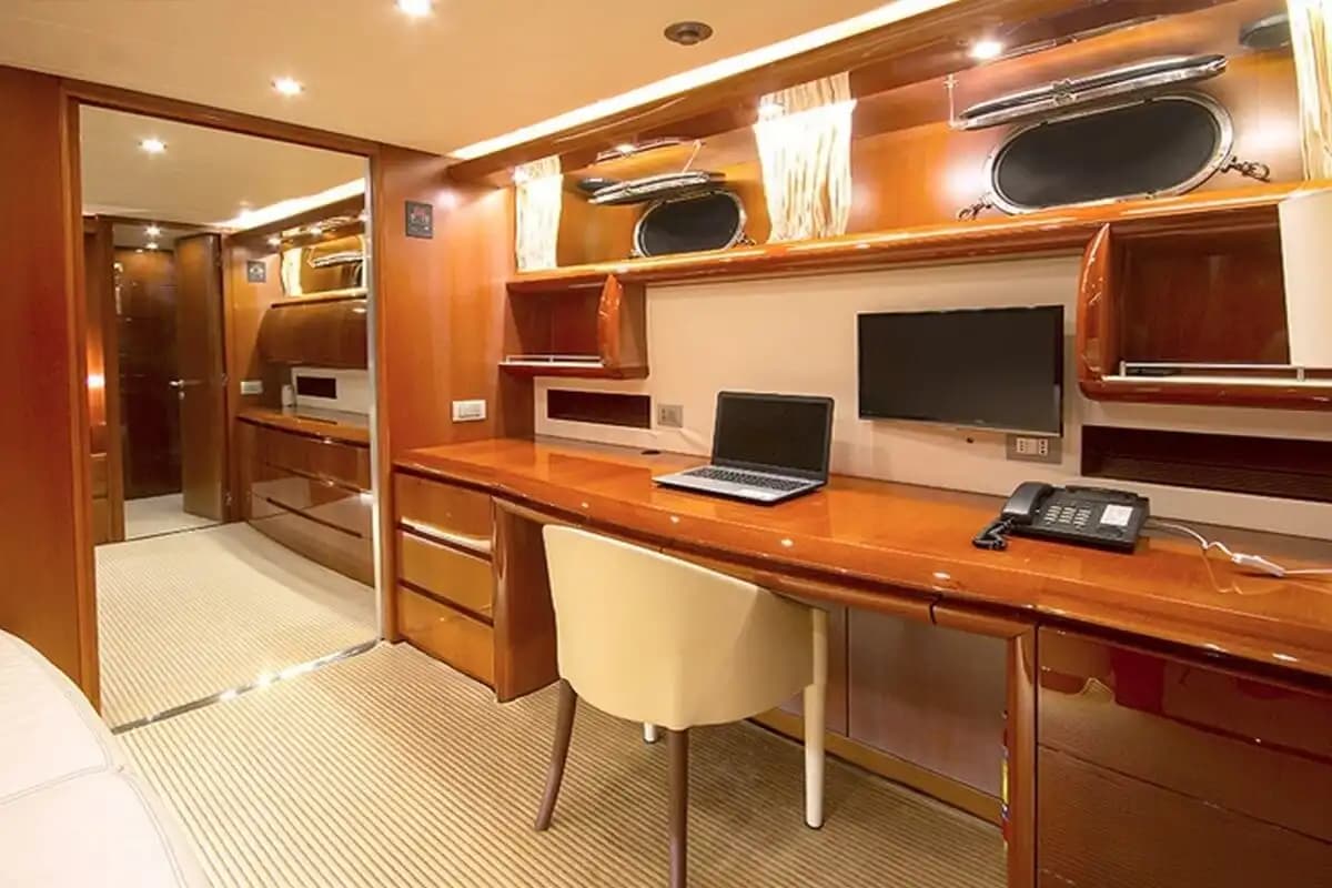 Bodrum'da Hız ve Lüksün Buluştuğu, 24 Metre, 26 Knot Motoryat 11
