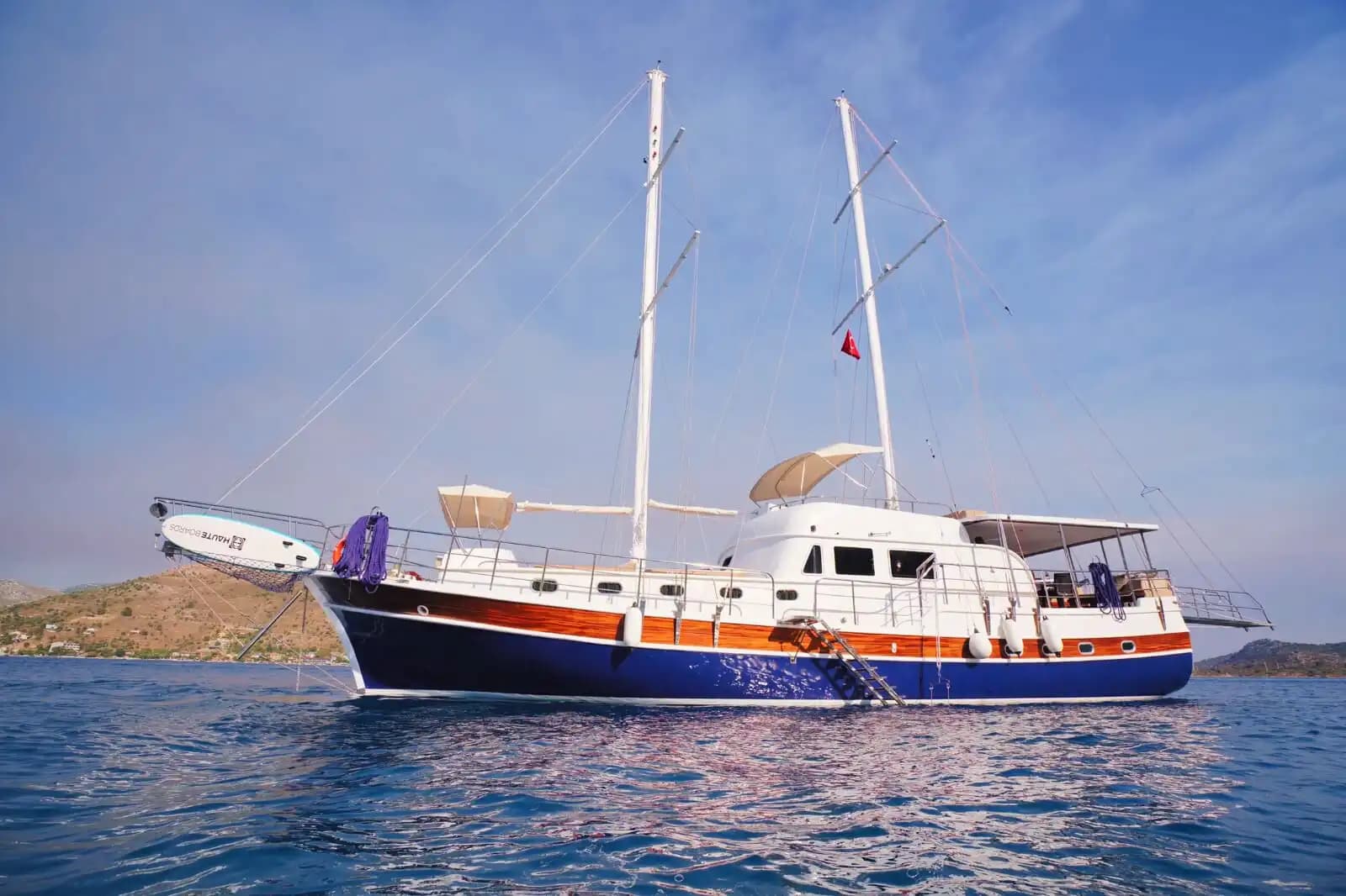 Marmaris Bozburun’da 5 Kabinli Gulet ile 10 Kişilik Konforlu Deniz Tatili - Yatta Kurumsal Toplantı
