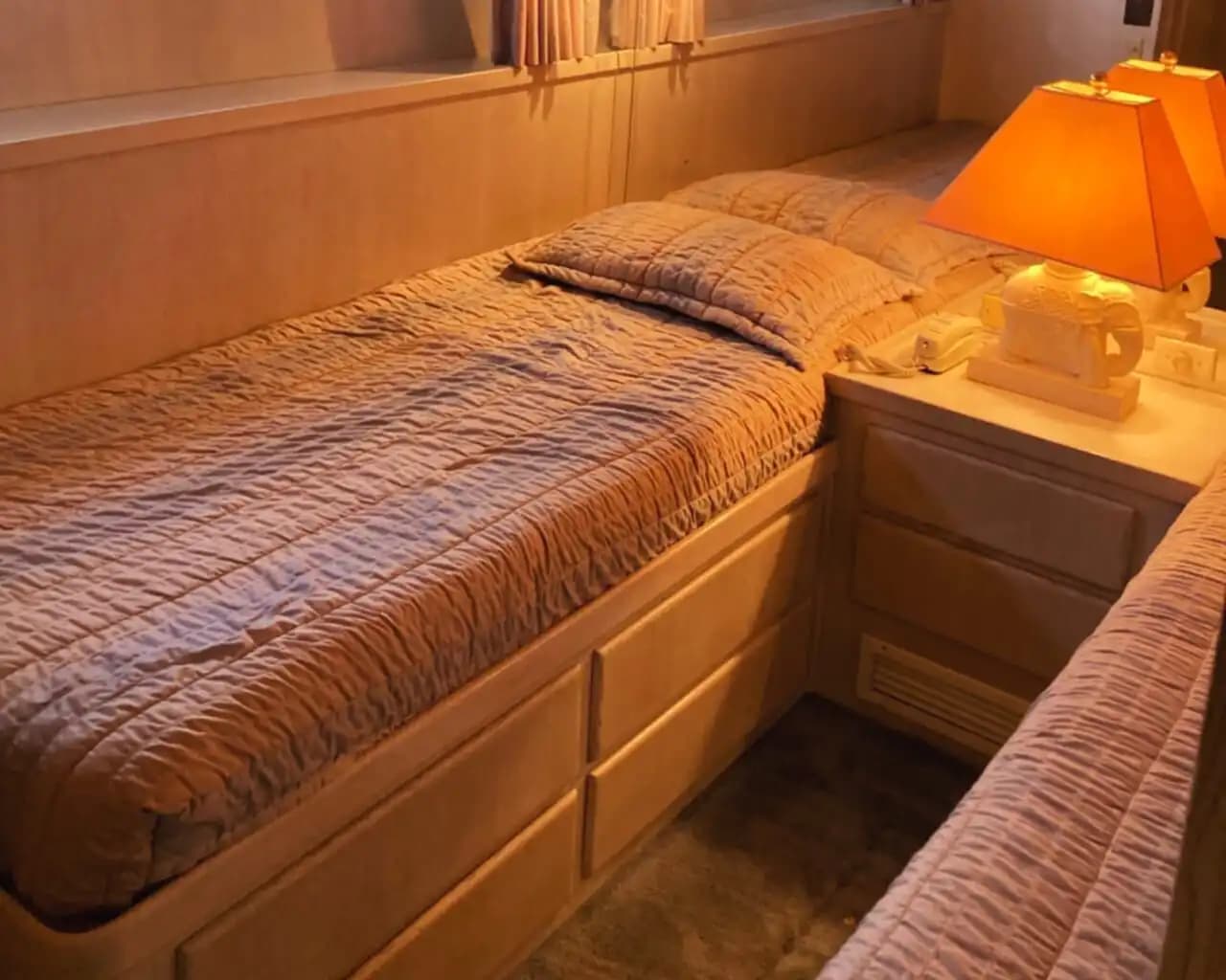 Croisière exclusive en mer Égée à bord d'un Hatteras depuis Çeşme 9