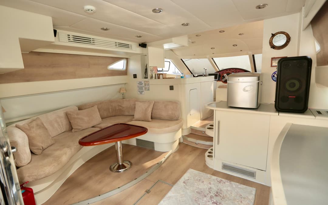 Centre d'Antalya : Yacht à Moteur de Luxe de 19 mètres pour Location à la Journée, Tours de Beldibi, Cascade de Düden, Coucher de Soleil et Célébrations Spéciales