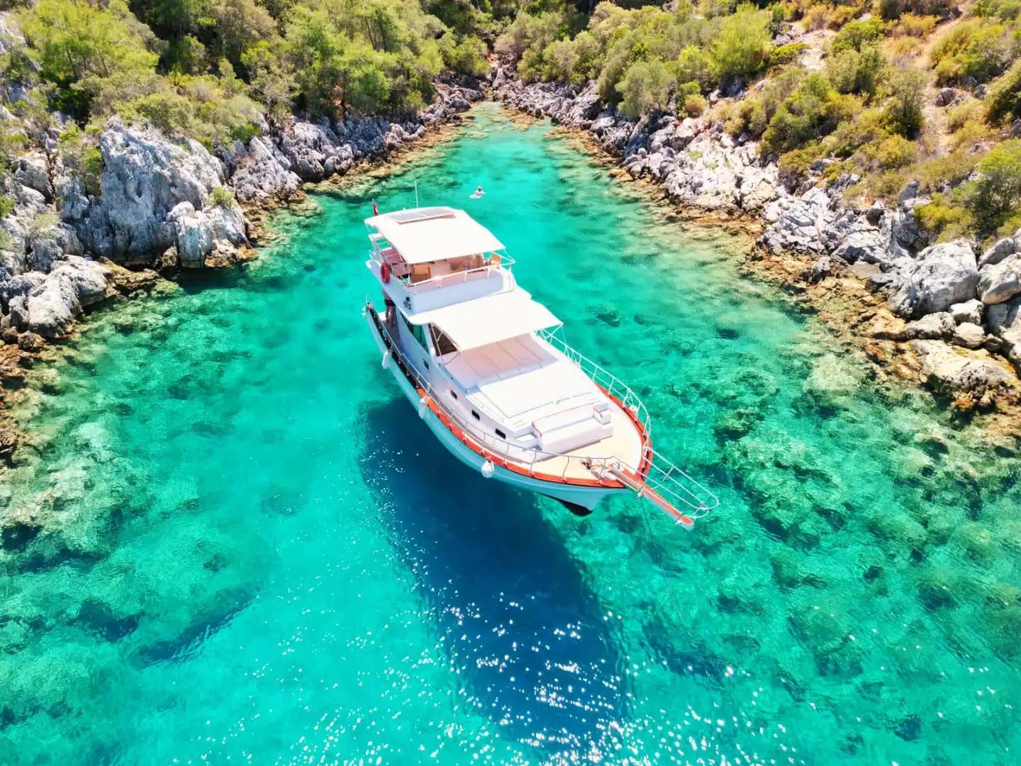 Fethiye Koylarında Keyifli ve Rahatlatıcı Bir Günlük Deniz Turu - Yatta Kurumsal Toplantı