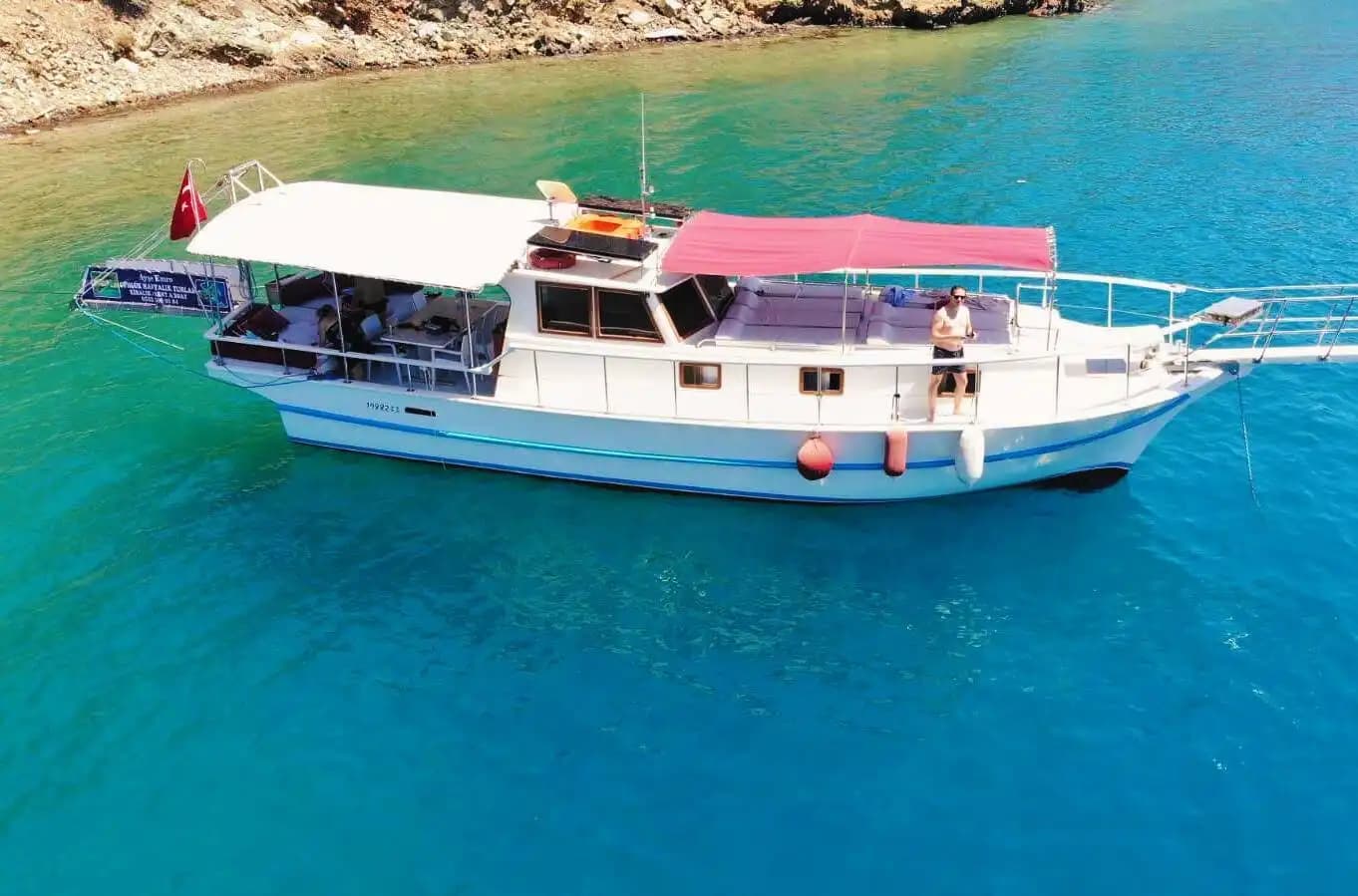 Göcek’te 15 Metrelik Eşsiz Gulet Kiralama – 8 Kişiye Kadar Konfor - Yatta Kurumsal Toplantı