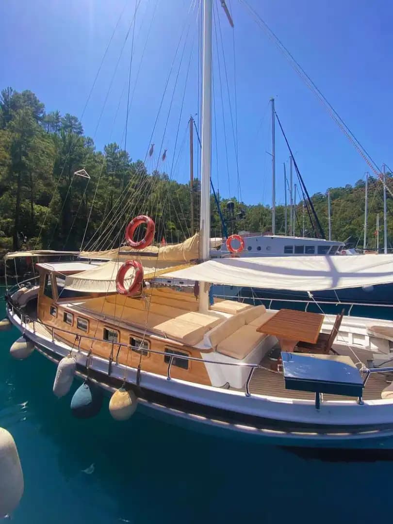 Louez notre yacht de luxe de 16m pour explorer la beauté de Göcek 3