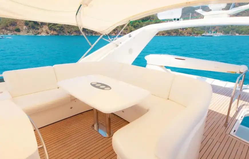 Accommodation or Diario Sea Aventura con Princess Yacht para 12 People 9
