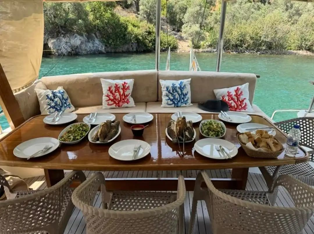 Location Gulet Privée - Vivez le Luxe sur les Eaux Bleues 7