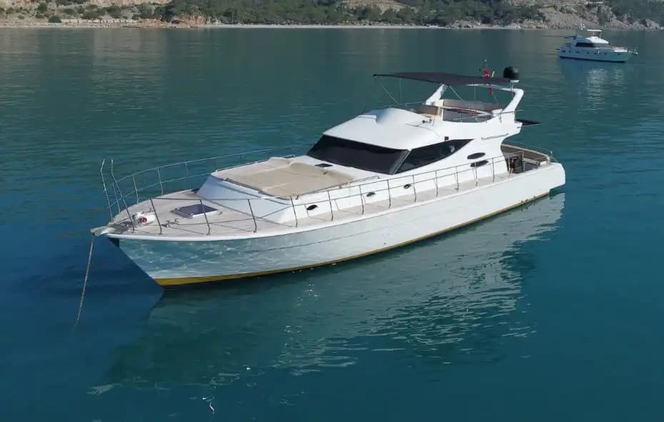 Rent een Yacht in Antalya voor Marriage Proposals, Birthdays, en Corporate Evenementen met een 16-Persoon Capaciteit - Verjaardag op een jacht