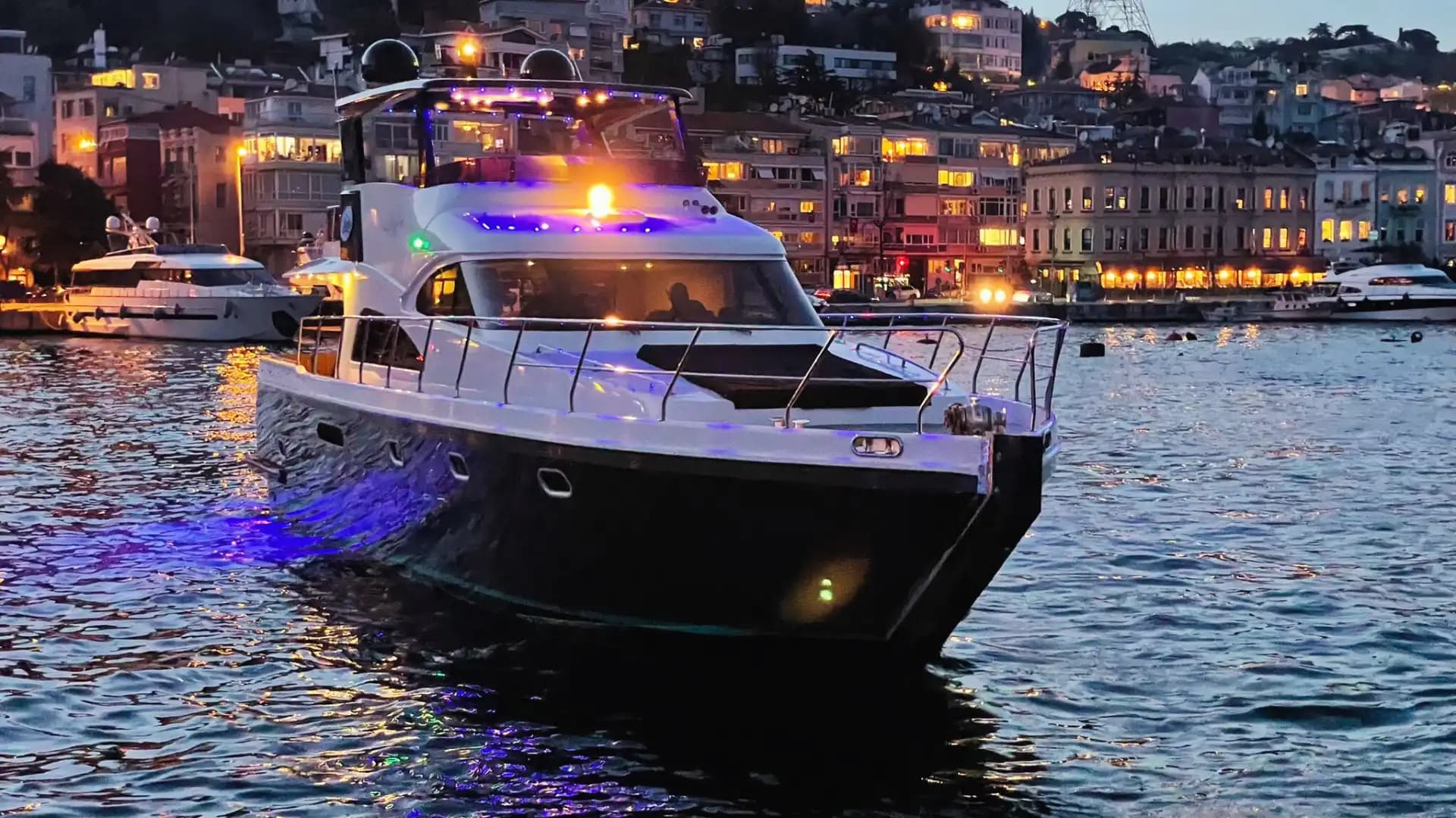 A Stylish and Comfortable Yacht for Business Meetings and Corporate Events in Istanbul - Bosphorus Tour