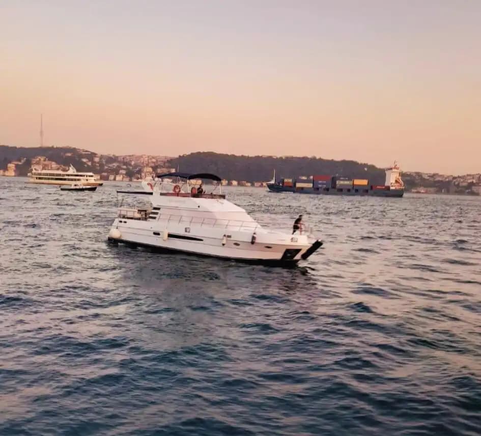 Rental Yacht in Bebek - Daily or Hourly 2