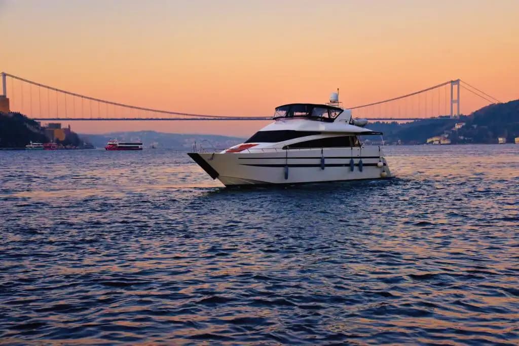 23 Metrelik Azimut Yat ile Göcek'te Lüks Bir Yolculuk 9