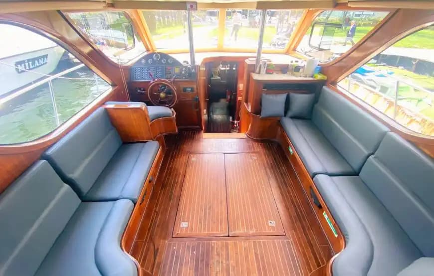Affordable Bosphorus Yacht Rental - 17m Custom Build! 4