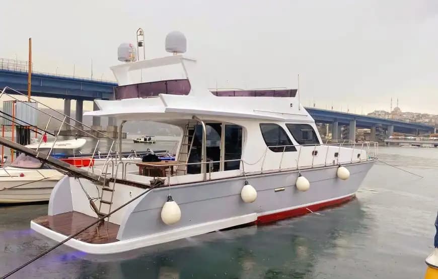 Affordable Bosphorus Yacht Rental - 17m Custom Build! 6