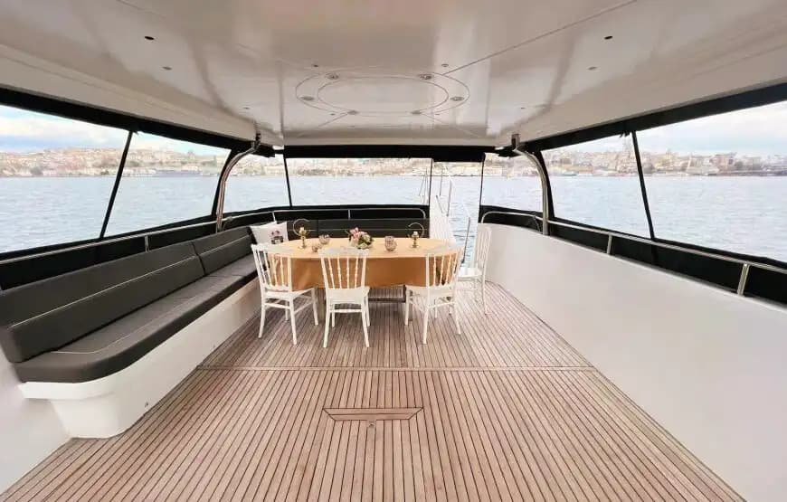 Haliç Eminönü Yacht Rental 9